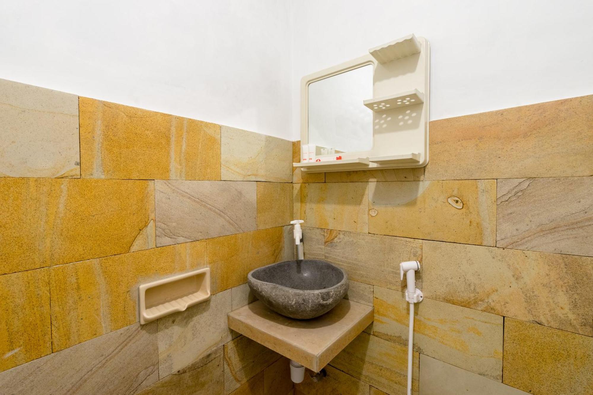 OYO 1592 Gading 4u Homestay Near RS Pratama Yogyakarta Bagian luar foto